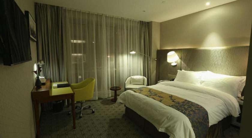 Shanghai Bund South China Harbour View Hotel Exterior photo